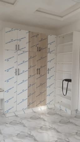 High gloss Wardrobe